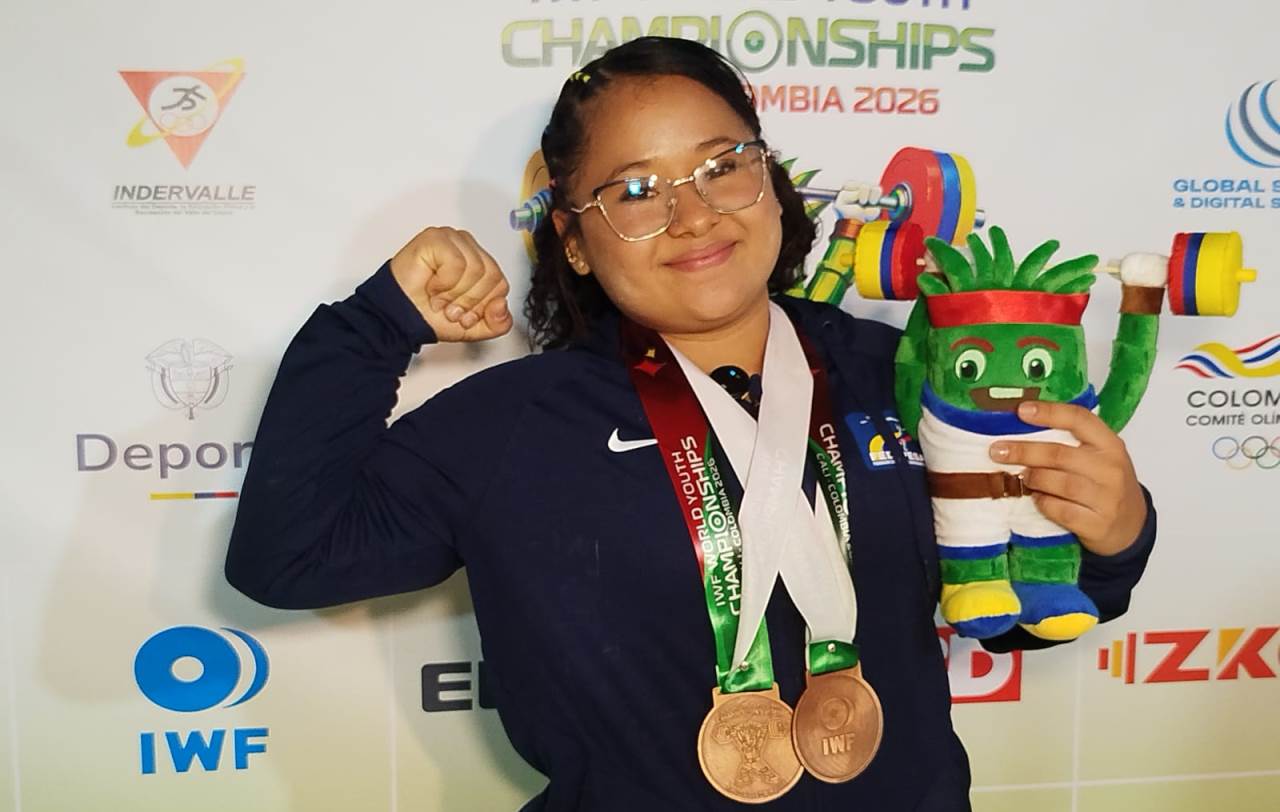 En el Campeonato Mundial Júnior de Levantamiento de Pesas en Cali, Estefany Higuita de Antioquia ganó dos medallas de bronce